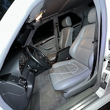 -Preserve-That-Luxury-Look-with-Maintenance-Detailing-for-Your-Vehicle-1 15